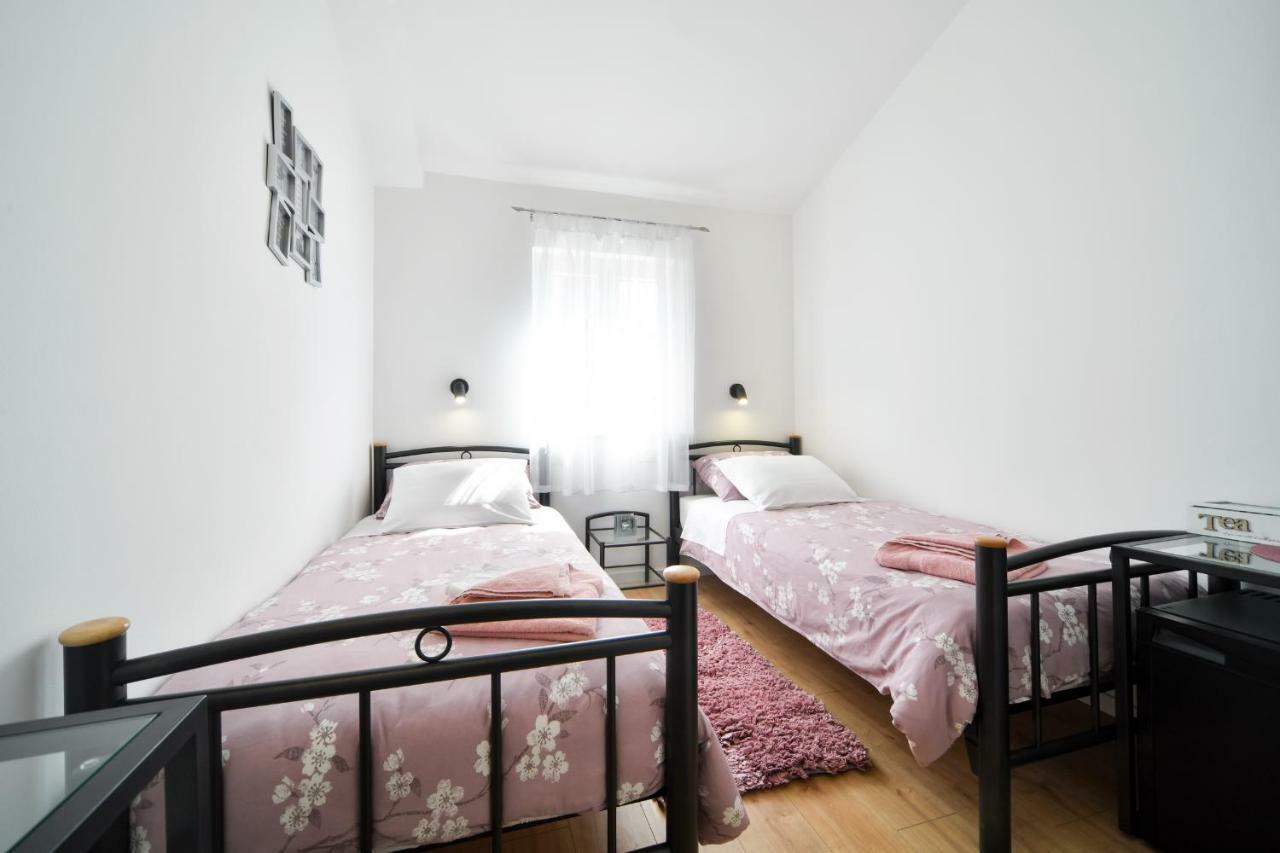 Apartments And Rooms Nekic ซาดาร์ ภายนอก รูปภาพ