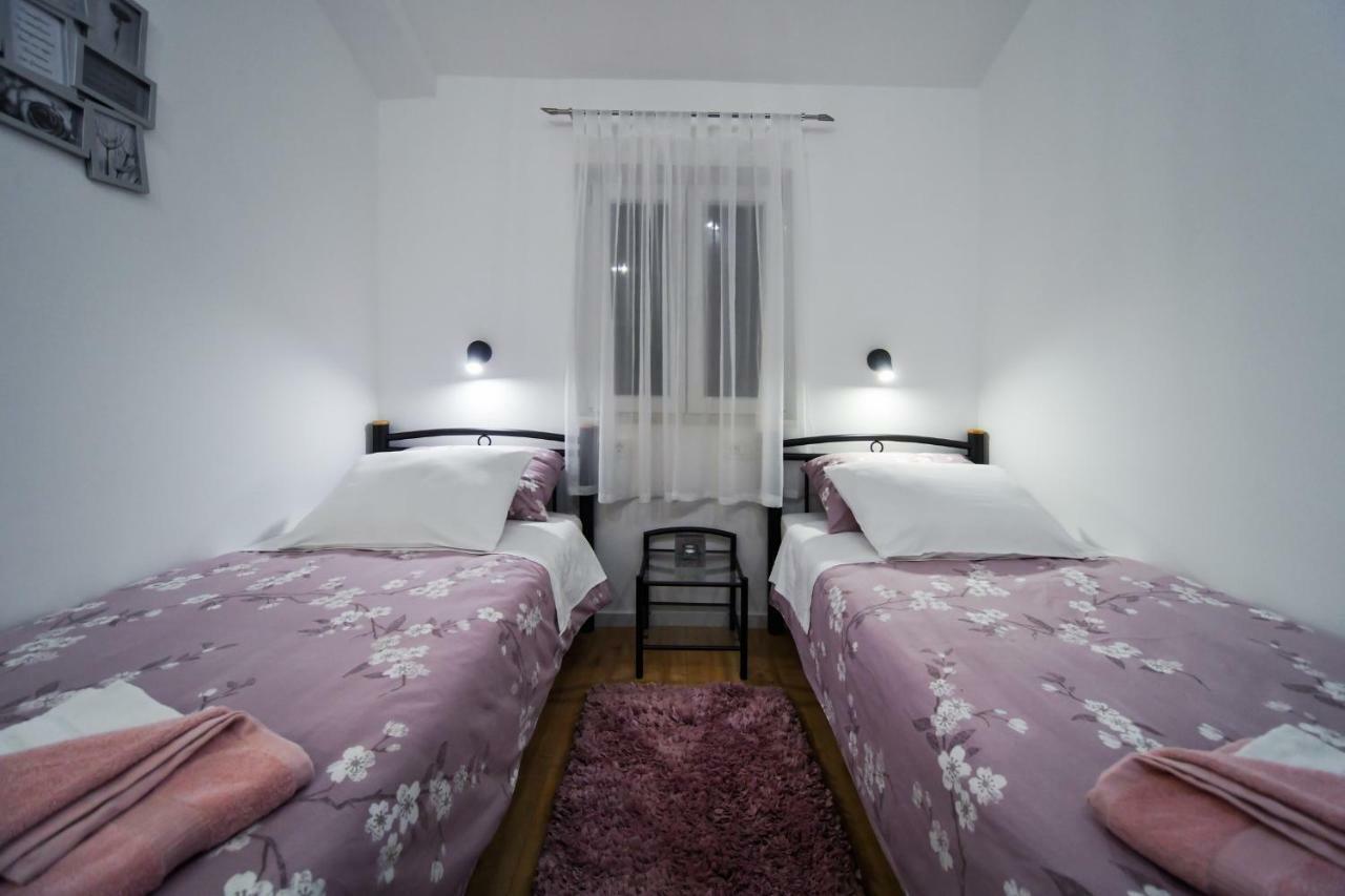 Apartments And Rooms Nekic ซาดาร์ ภายนอก รูปภาพ