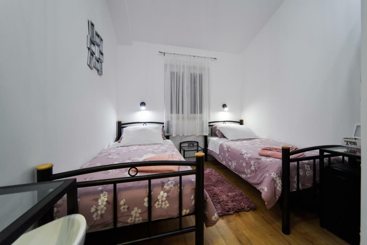 Apartments And Rooms Nekic ซาดาร์ ภายนอก รูปภาพ