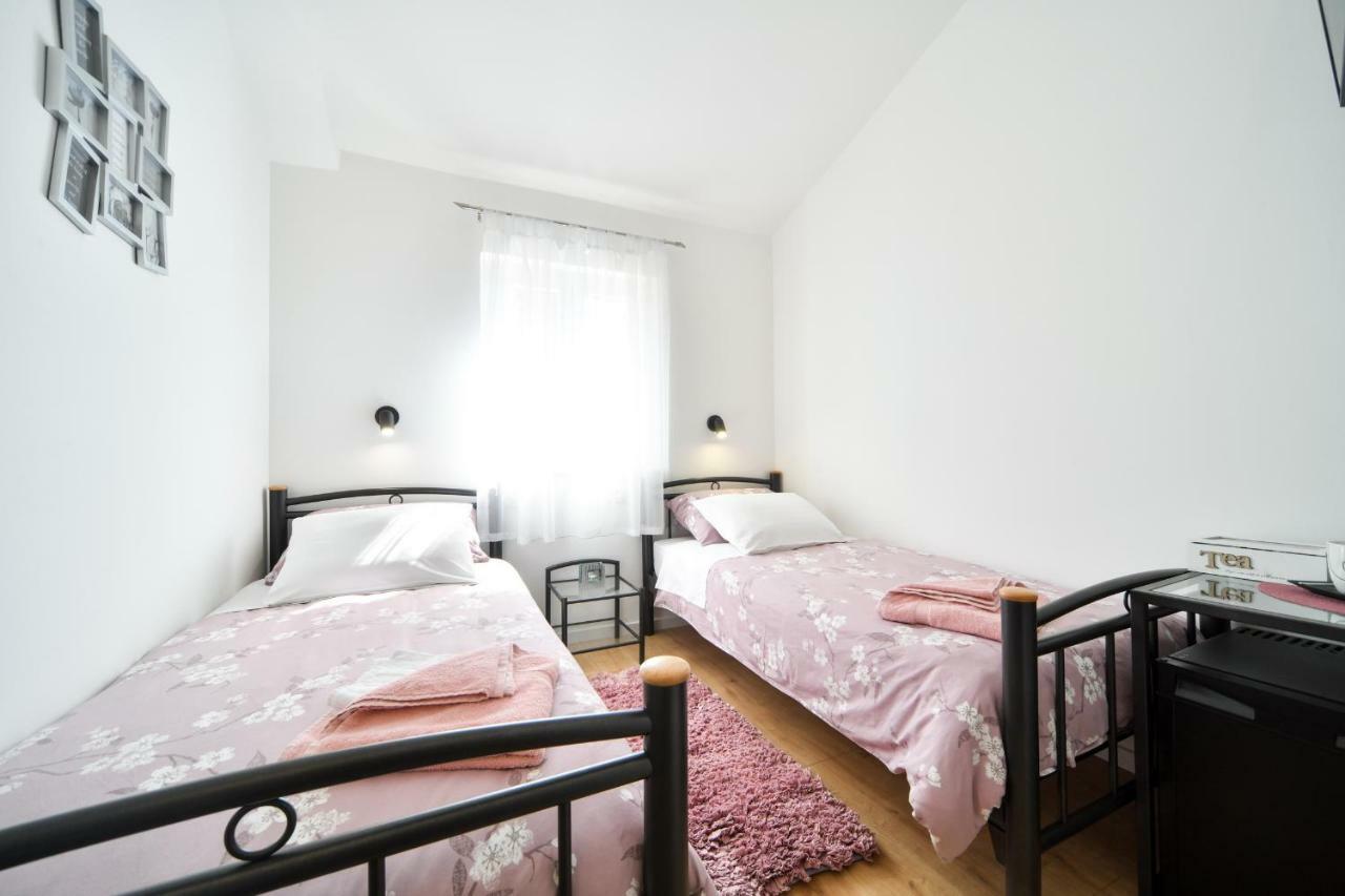 Apartments And Rooms Nekic ซาดาร์ ภายนอก รูปภาพ