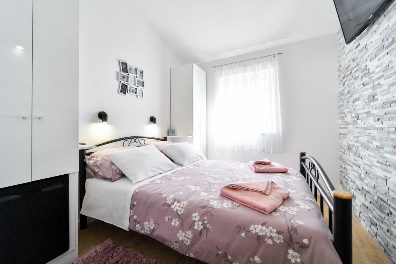 Apartments And Rooms Nekic ซาดาร์ ภายนอก รูปภาพ